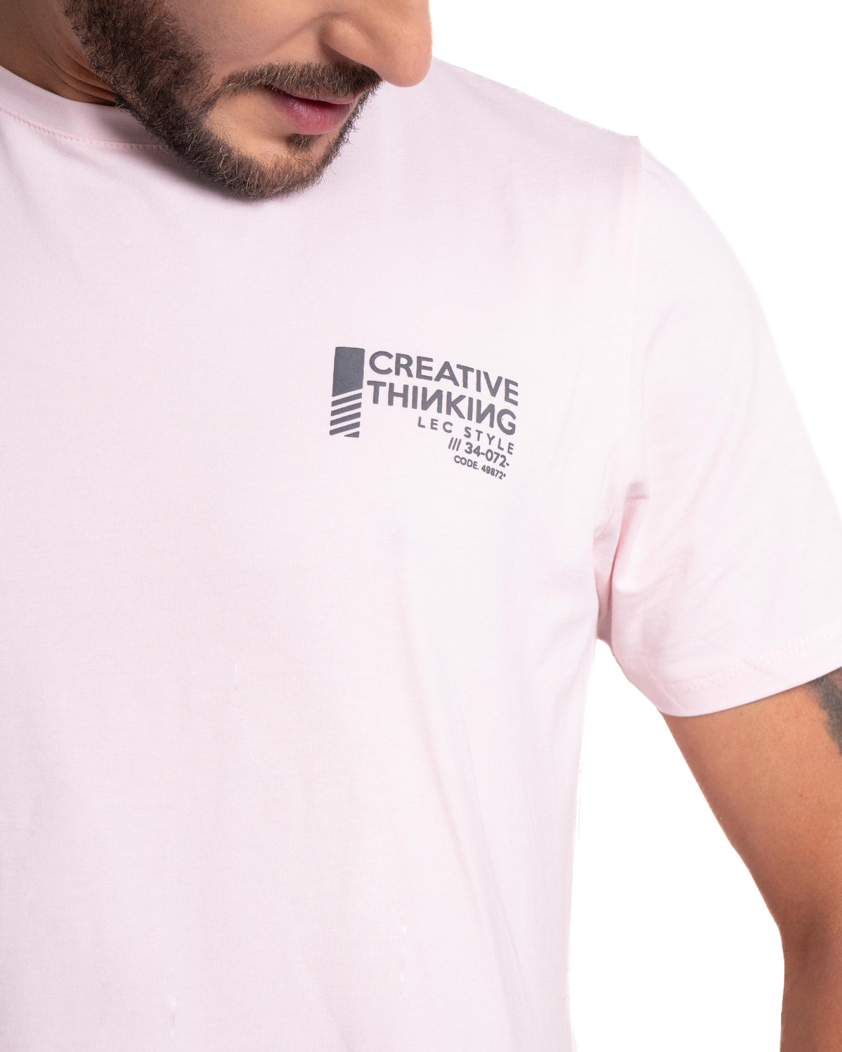 Camiseta para hombre con estampado color rosado claro