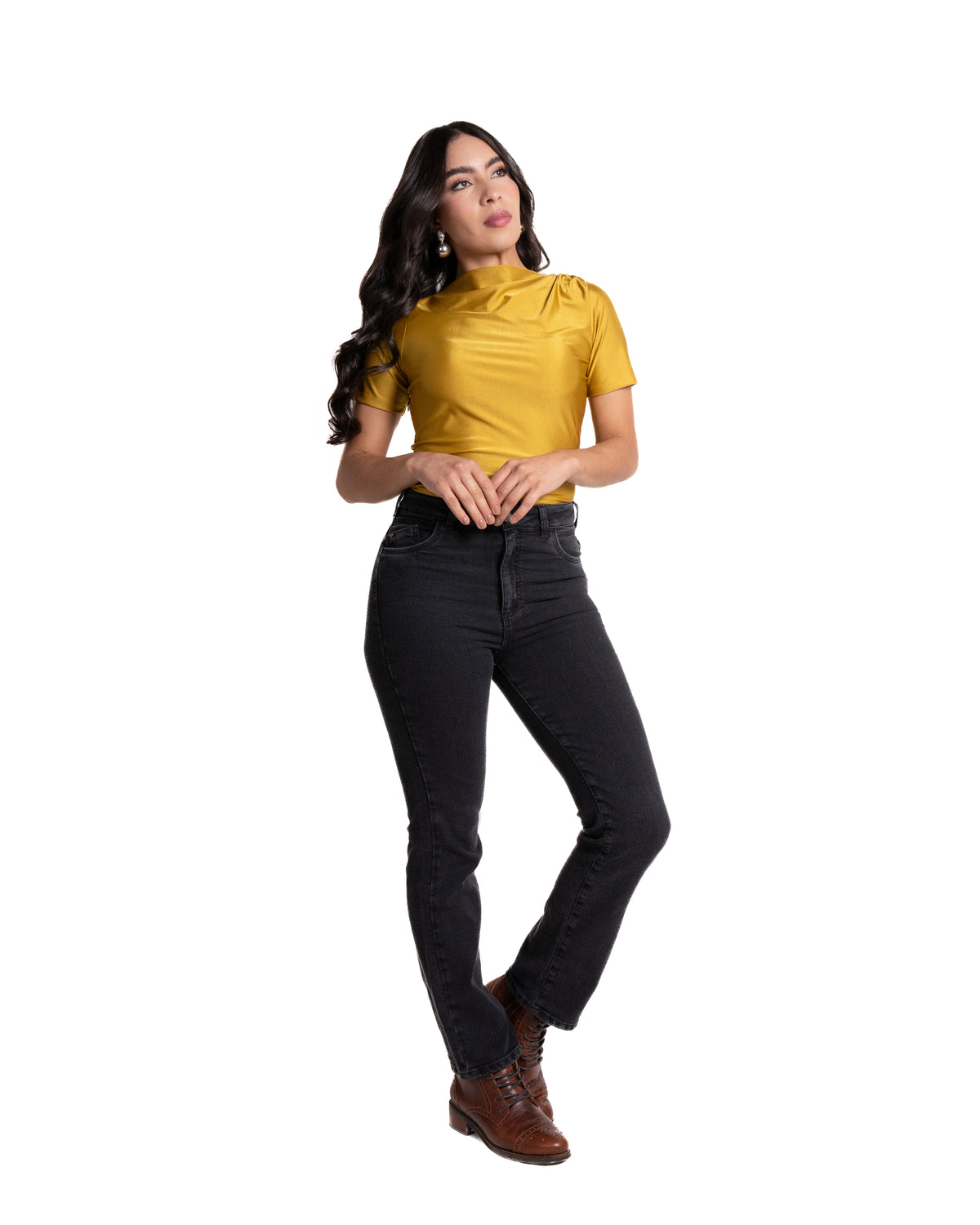 Camiseta para mujer color mostaza